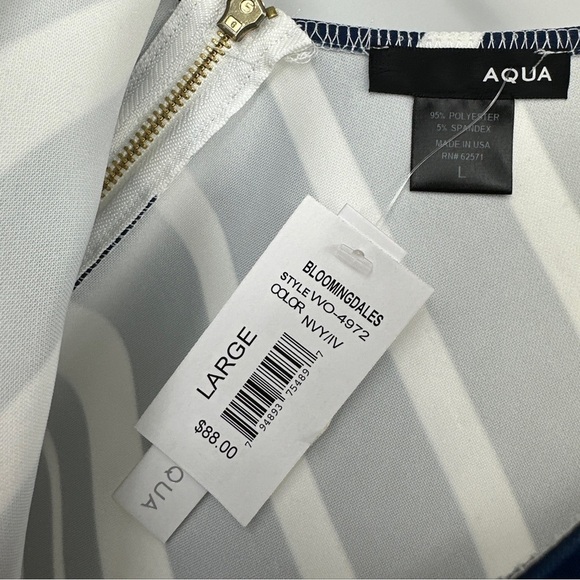 NWT Aqua Bloomingdales Women’s L Navy & White Stripe Short Dress V-Back Bodycon - Picture 2 of 6